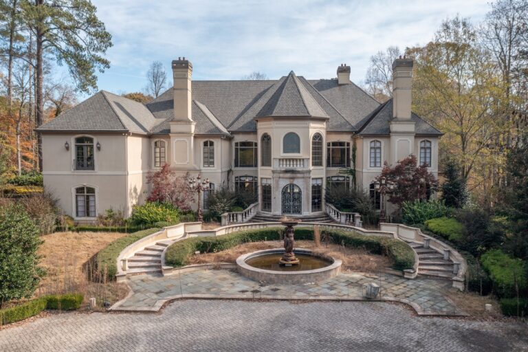 Inside Kenny Rogers’ Abandoned 8.5 million dollar Party Mansion