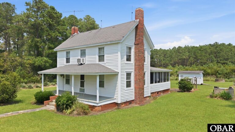 Early 1900s Farmhouse on 13 Acres| $110,000