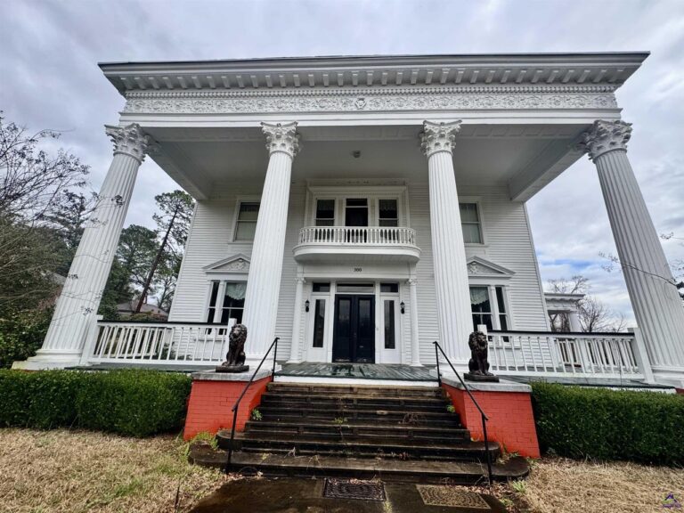 Grand Architectural Scale: Neoclassical Revival with Corinthian Columns