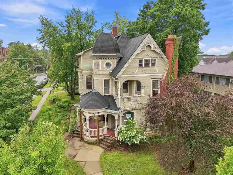 This Famous 1893 Victorian With 10 Bedrooms Is Asking $250,000
