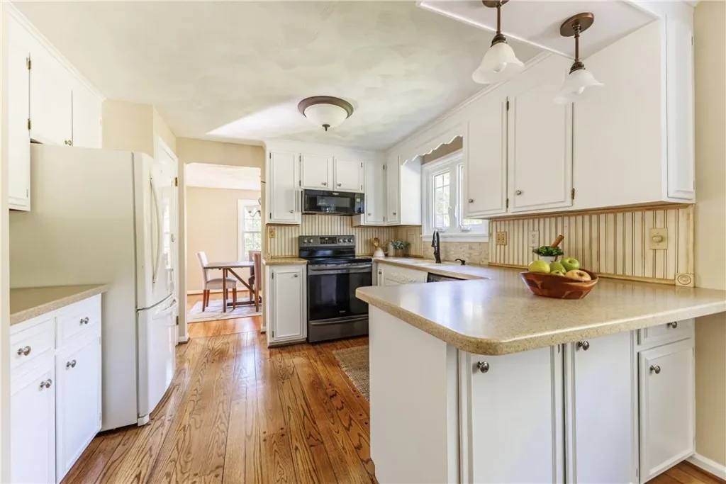 Brokered by Howard Hanna - Fairport (585) 223-9000