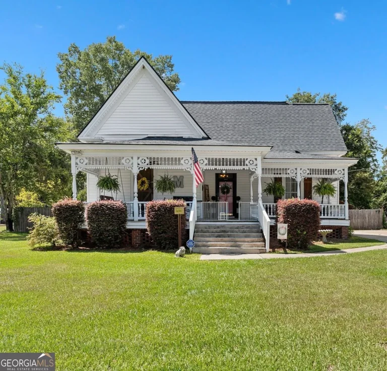 House carries more than a century of history: $174,900