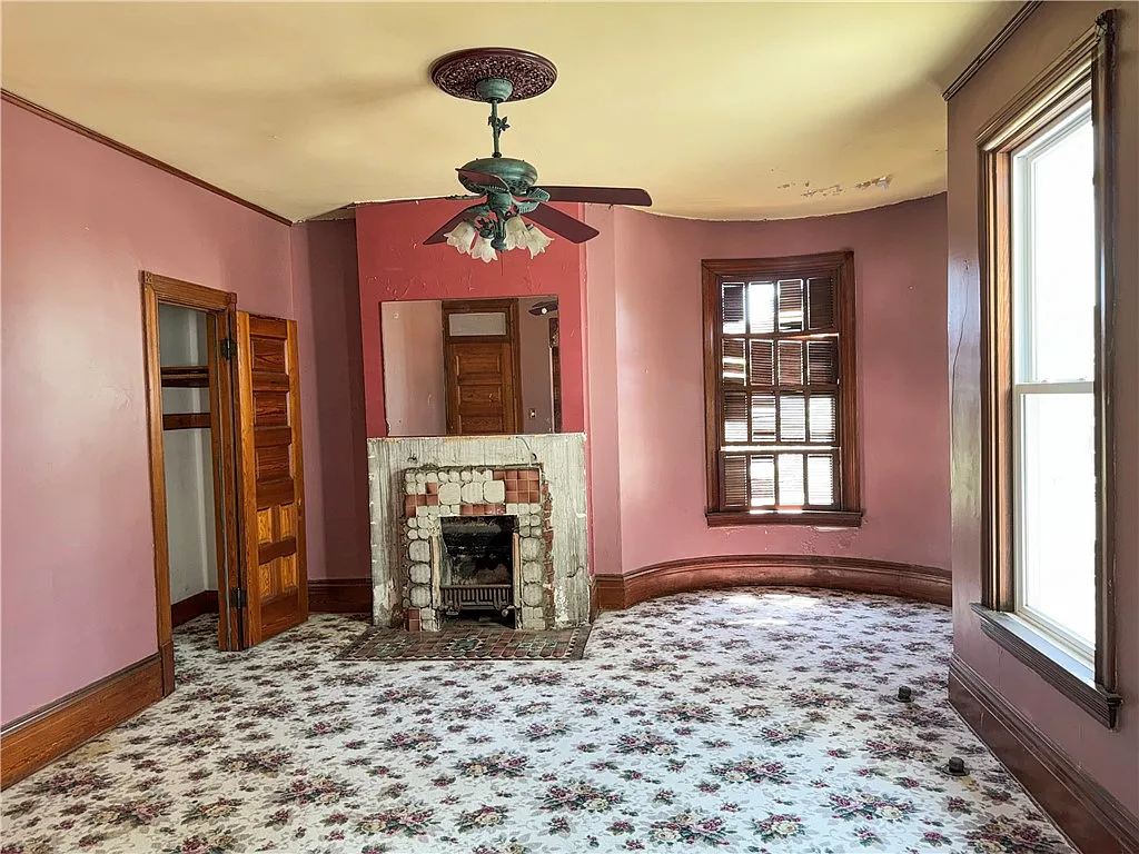 Listed by: Stephanie Do 217-391-3636, Do Realty Services Inc