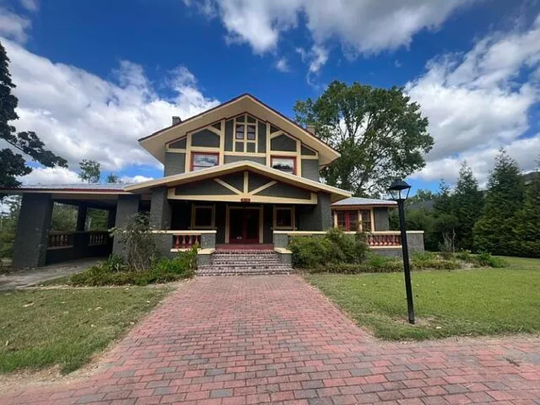 Street Craftsman: 1908 Historic Landmark | $114,900