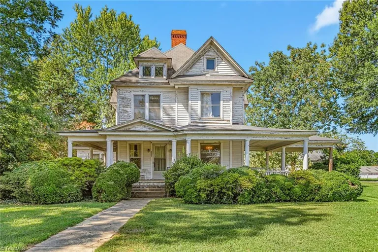 Queen Anne & Neoclassical Details 1910: Tuscan Columns | $125,500