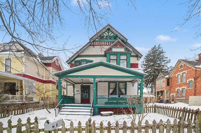 Queen Anne: 1900 Historic District Landmark | $65,000